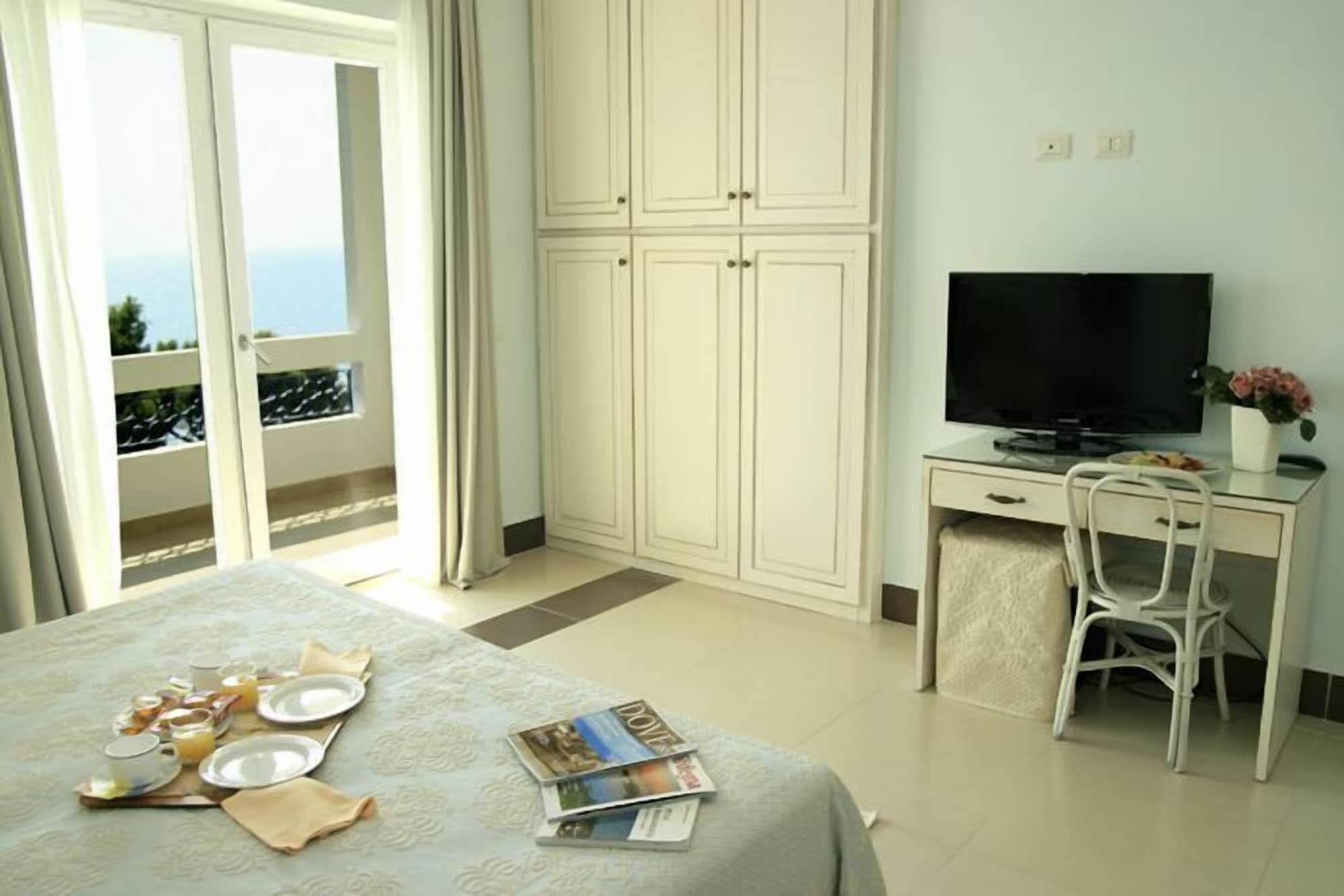 Abamar Hotel 4*